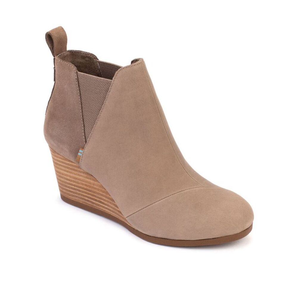 NWT TOMS Womens Beige Stretch Gore Kelsey Round Toe Wedge Suede Booties 8 - Picture 1 of 5